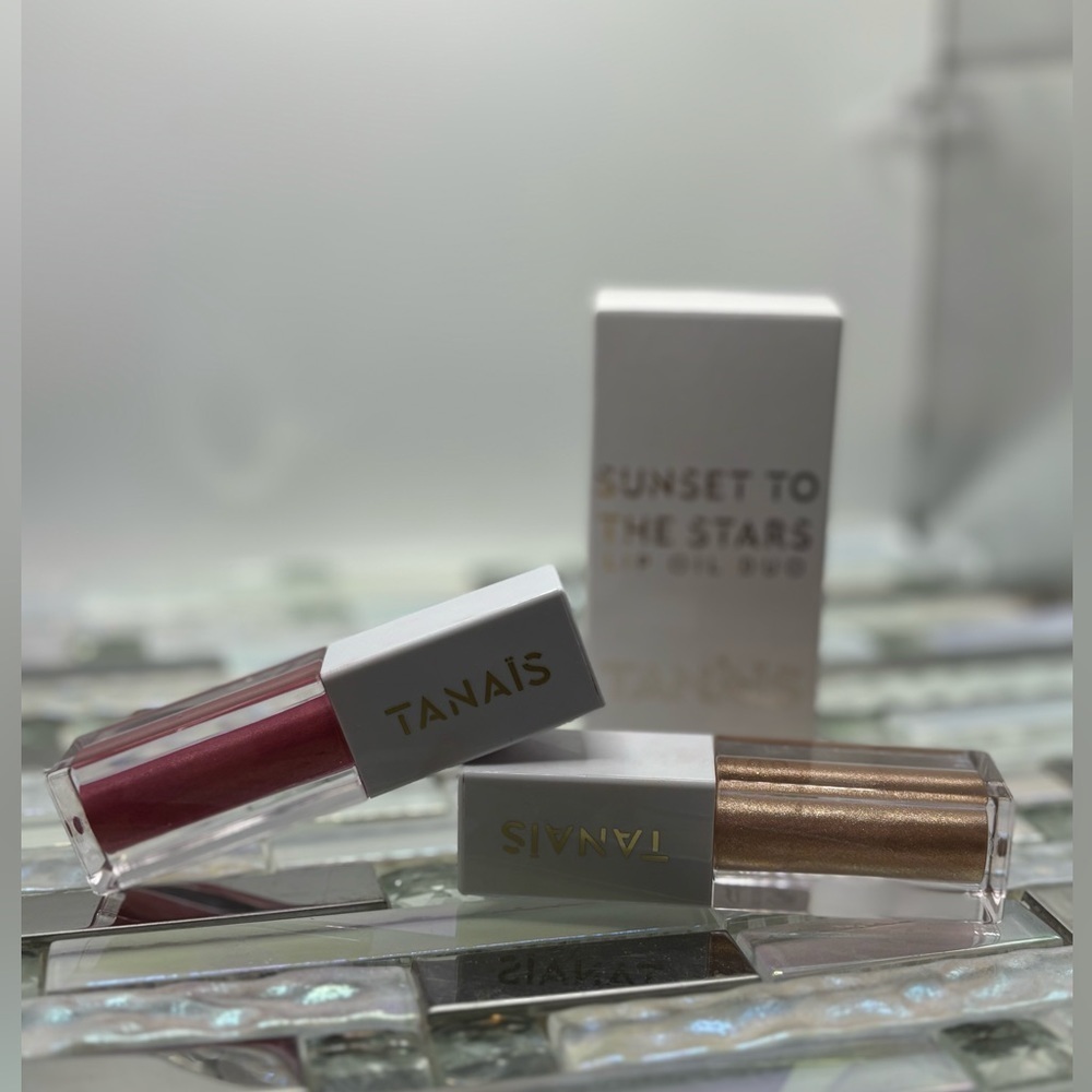 Lip Gloss
LIP OIL DUO
Sephora Tanais “SUNSET TO STARS
Brand New - Picture 7 of 10